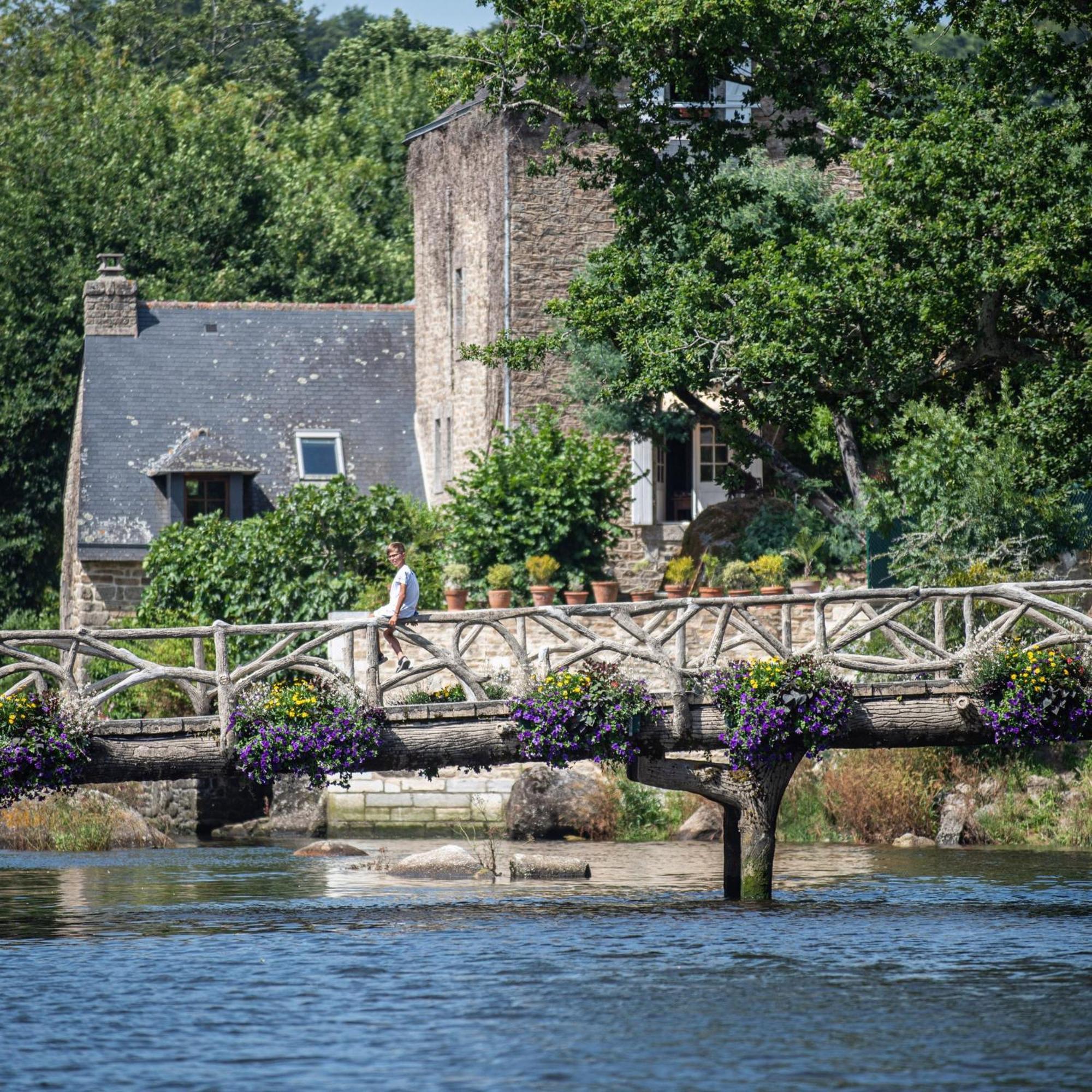 Logis Hotel Et Restaurant La Pension Du Moulin Pont-Aven Kültér fotó